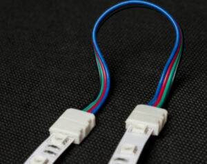 Złącze CLICK podwójne do taśmy LED RGB 10mm + przewód czterożyłowy